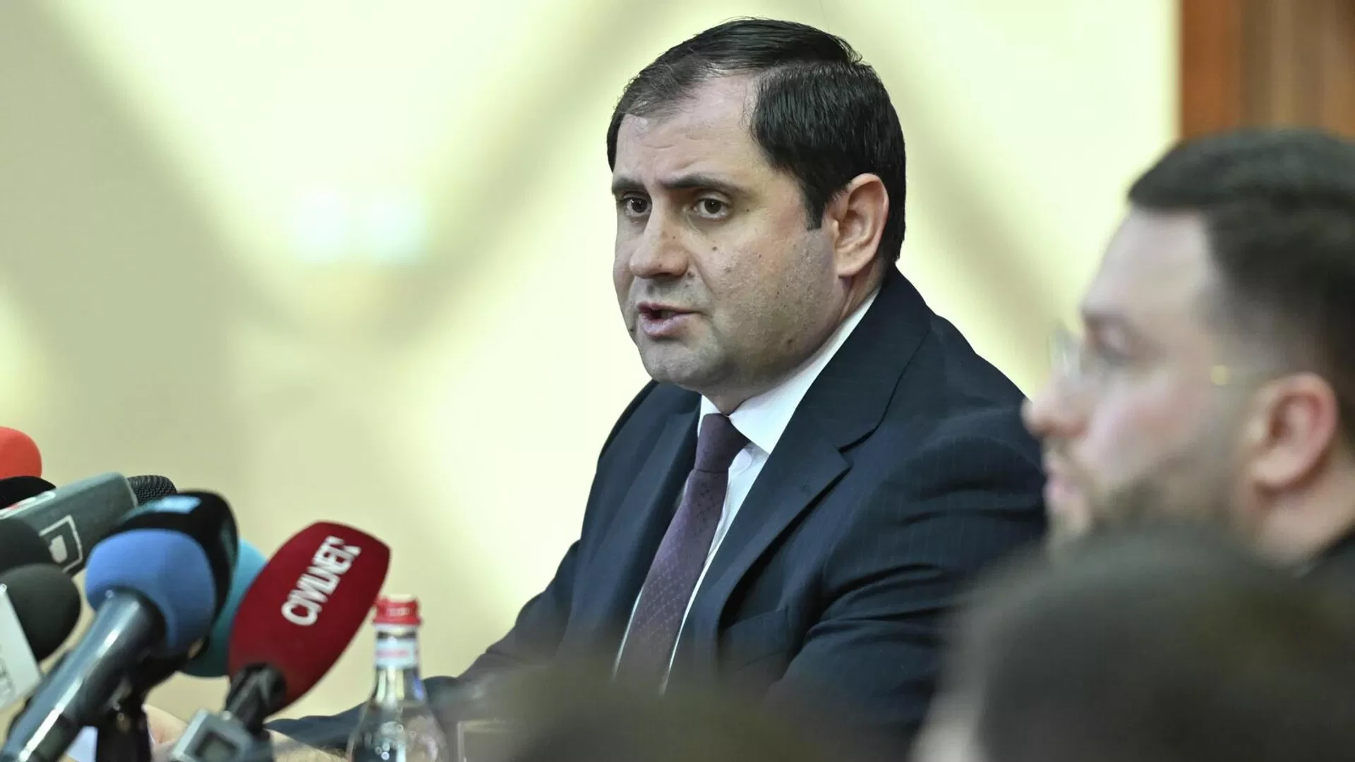 Ermənistan ordusundan seçkiöncəsi siyasi məqsədlər üçün istifadə olunub
