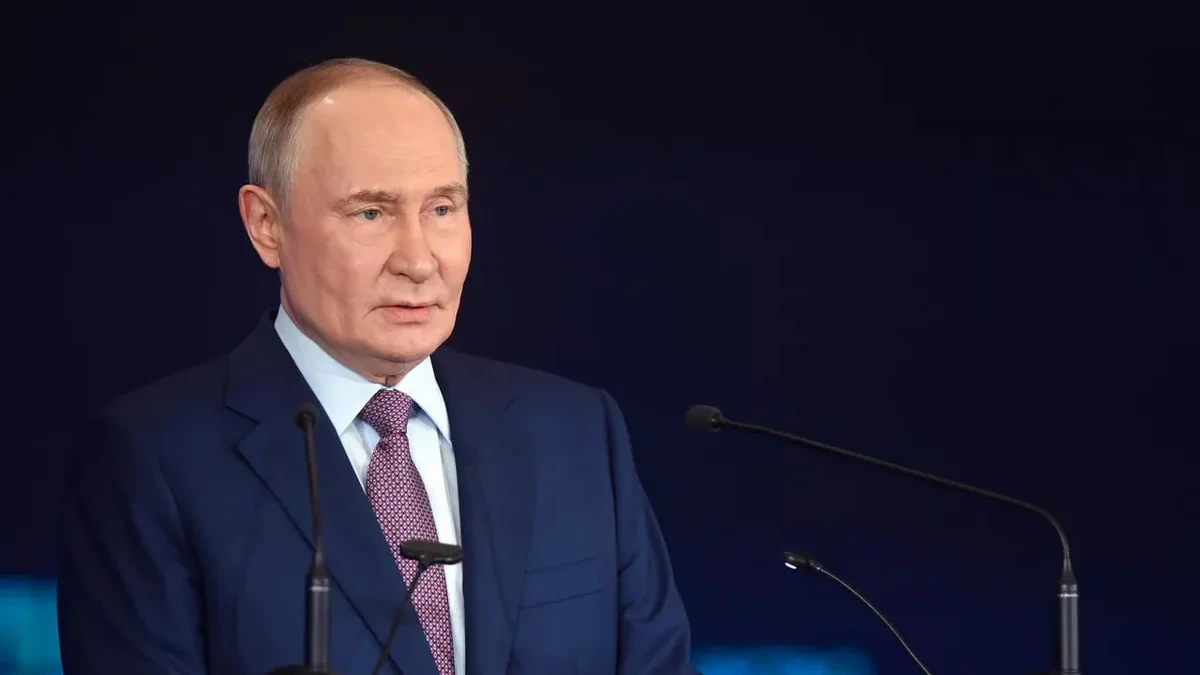 Putin: Rusiyanın İrandan uranın çıxarılması təklifi masa üzərindədir