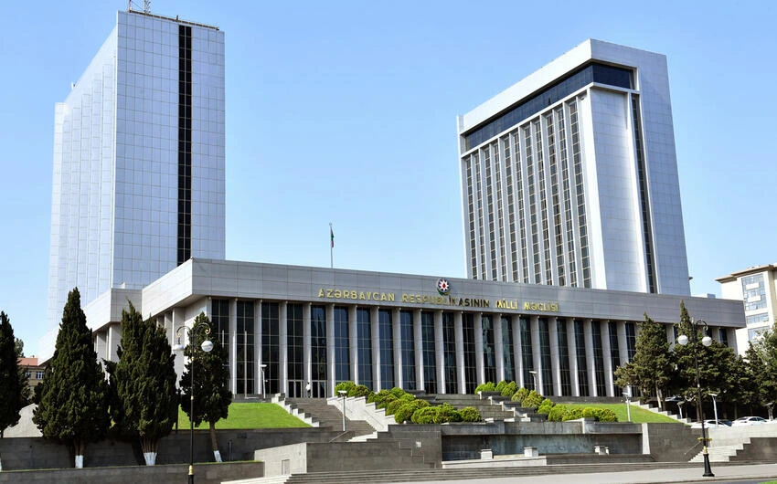 Milli Məclisin növbədənkənar sessiyası başladı