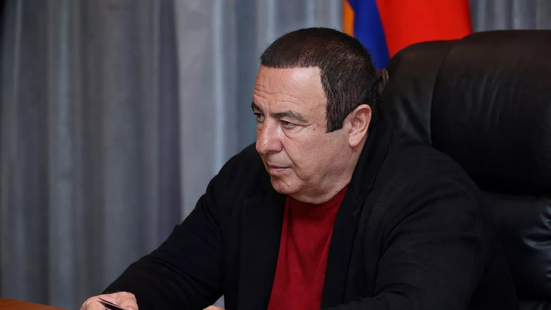 Tsarukyan Paşinyandan üzr, təkzib və kompensasiya tələb edir