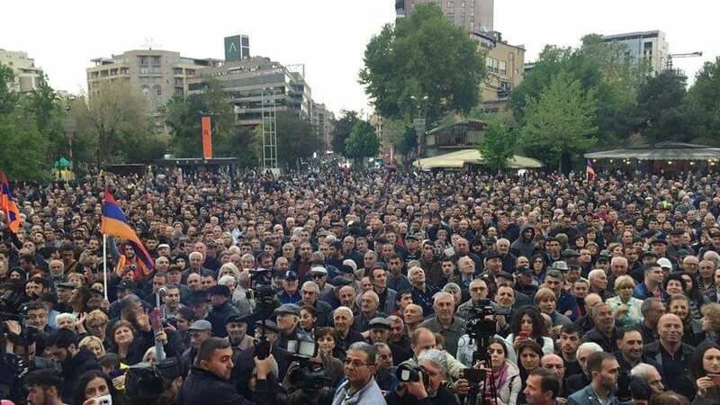 Bütün Ermənistan müxalifəti hakimiyyətə qarşı mitinqə başlayır