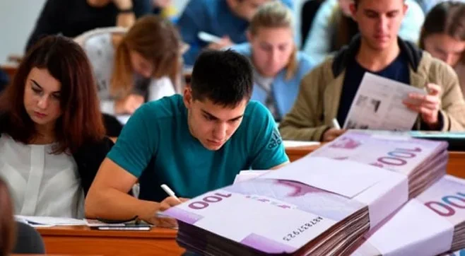 2000 manatla dünya səviyyəli mütəxəssis yetişdirmək mümkün deyil - Təhsil eksperti