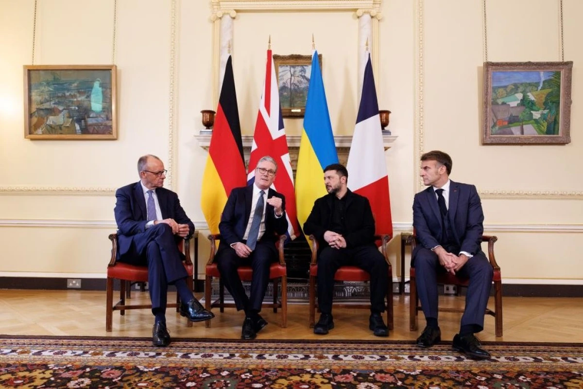Zelenski Böyük Britaniyaya səfər edib, Starmer, Makron və Merts ilə görüşəcək