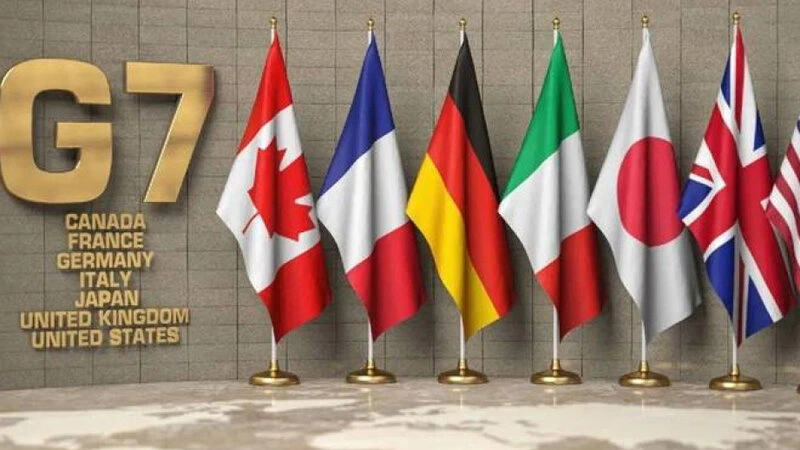 Cenevrədə G7 sammiti öncəsi minlərlə antiqlobalist aksiya keçirdi