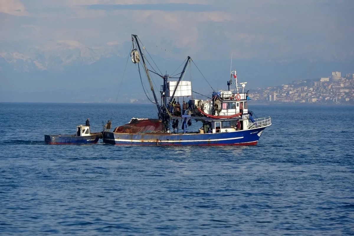 Qara dənizdə Türkiyə bayraqlı balıqçı gəmisinə hücum edilib, ölən və yaralananlar var