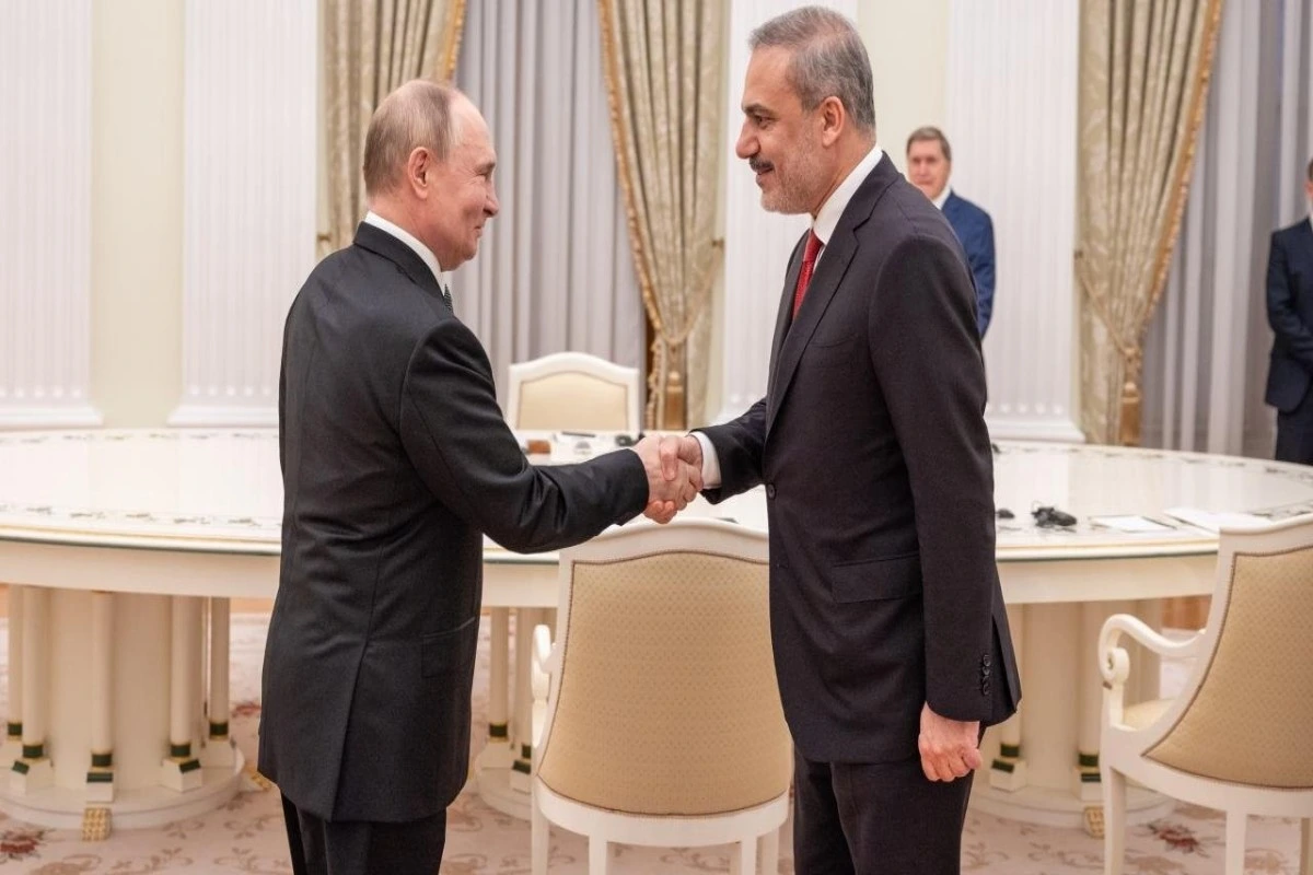 Putin Kazanda Hakan Fidanla görüşəcək