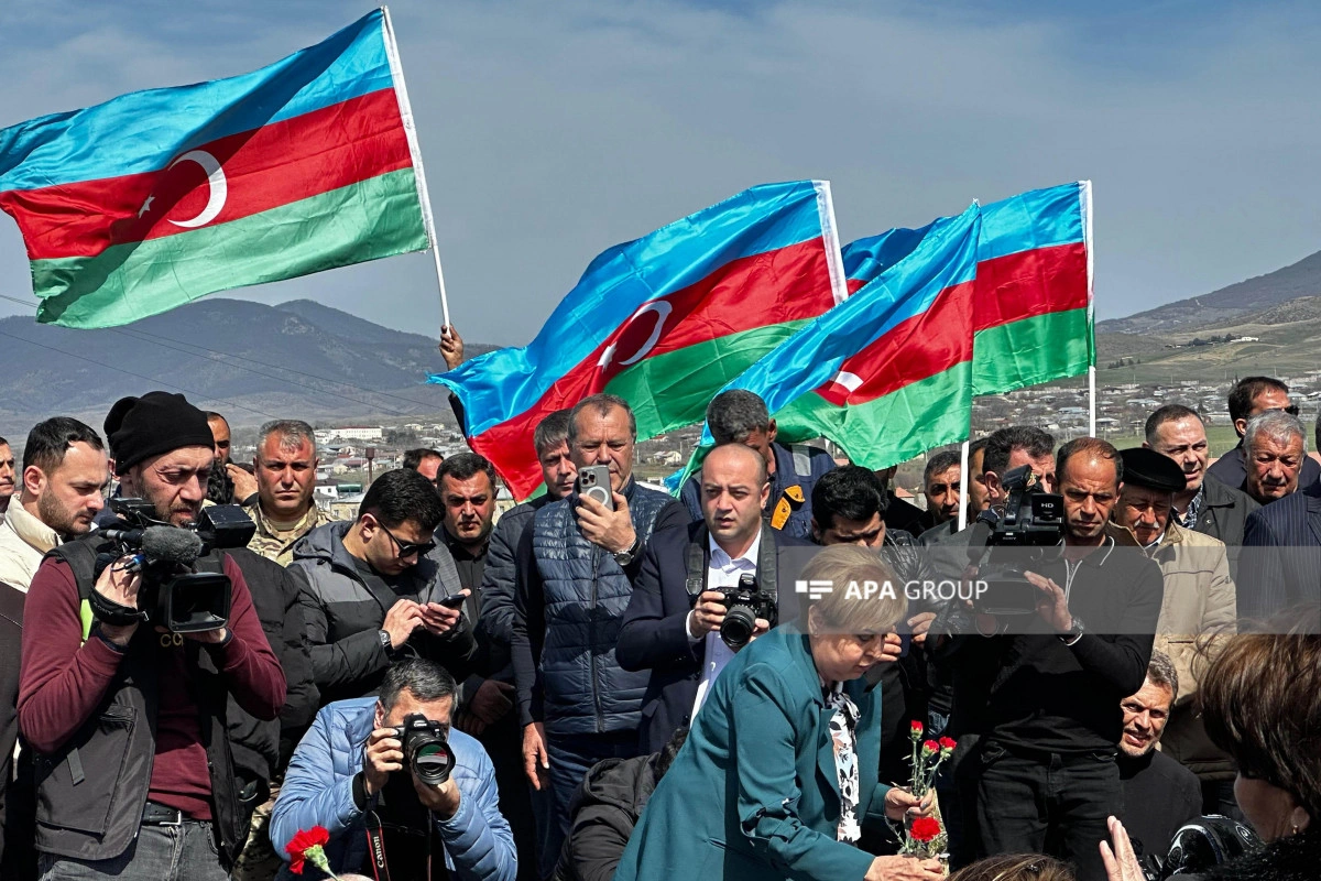 Xocalı soyqırımı qurbanlarından 7 nəfərin nəşinin qalıqları Xocalıya gətirilib - VİDEO - YENİLƏNİB-1 
