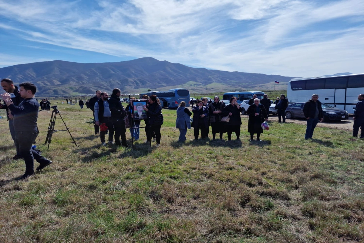 Xocalı soyqırımı qurbanlarından 7 nəfərin nəşinin qalıqları Xocalıya gətirilib - VİDEO - YENİLƏNİB-1 