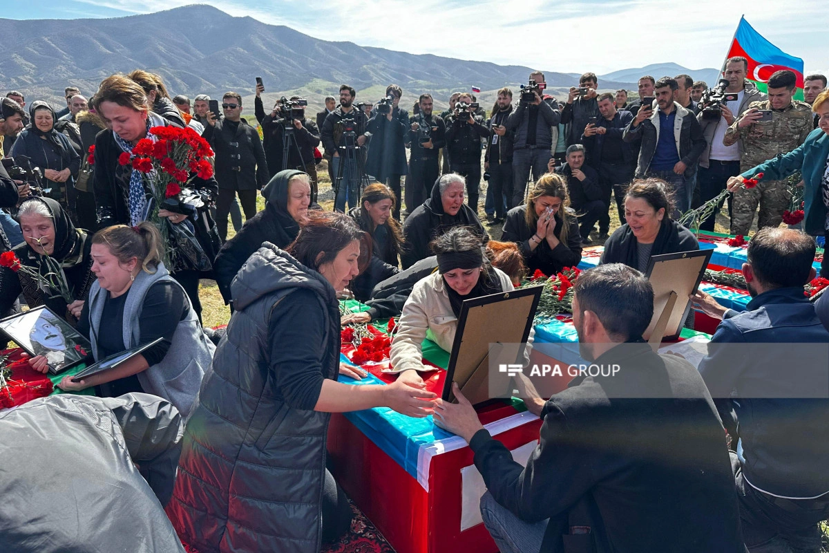 Xocalı soyqırımı qurbanlarından 7 nəfərin nəşinin qalıqları Xocalıya gətirilib - VİDEO - YENİLƏNİB-1 