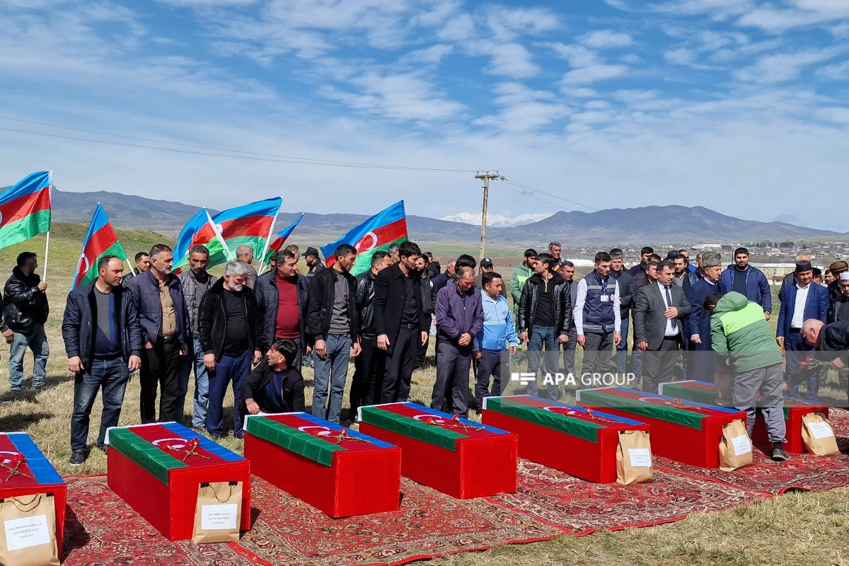 Xocalı soyqırımı qurbanlarından 7 nəfərin nəşinin qalıqları Xocalıya gətirilib - VİDEO - YENİLƏNİB-1 