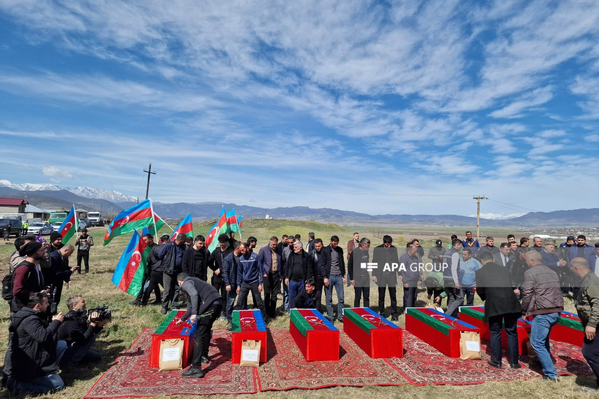 Xocalı soyqırımı qurbanlarından 7 nəfərin nəşinin qalıqları Xocalıya gətirilib - VİDEO - YENİLƏNİB-1 