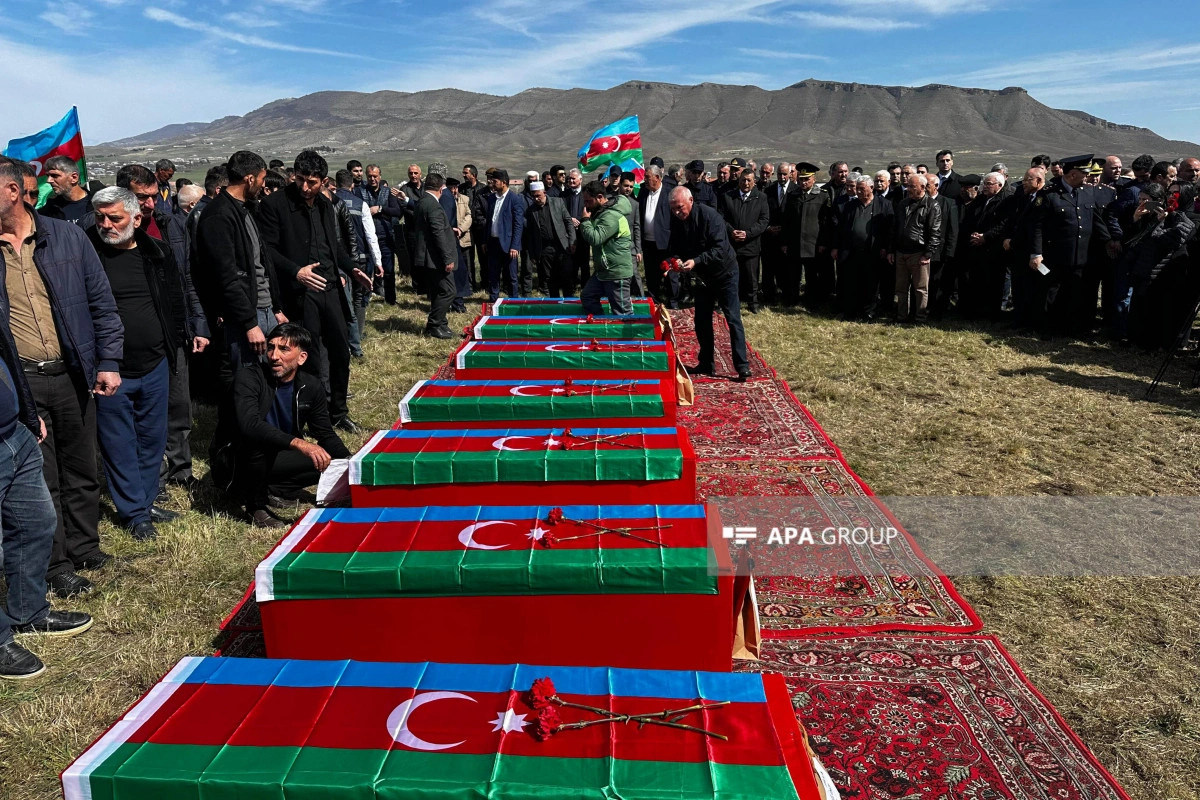 Xocalı soyqırımı qurbanlarından 7 nəfərin nəşinin qalıqları Xocalıya gətirilib - VİDEO - YENİLƏNİB-1 