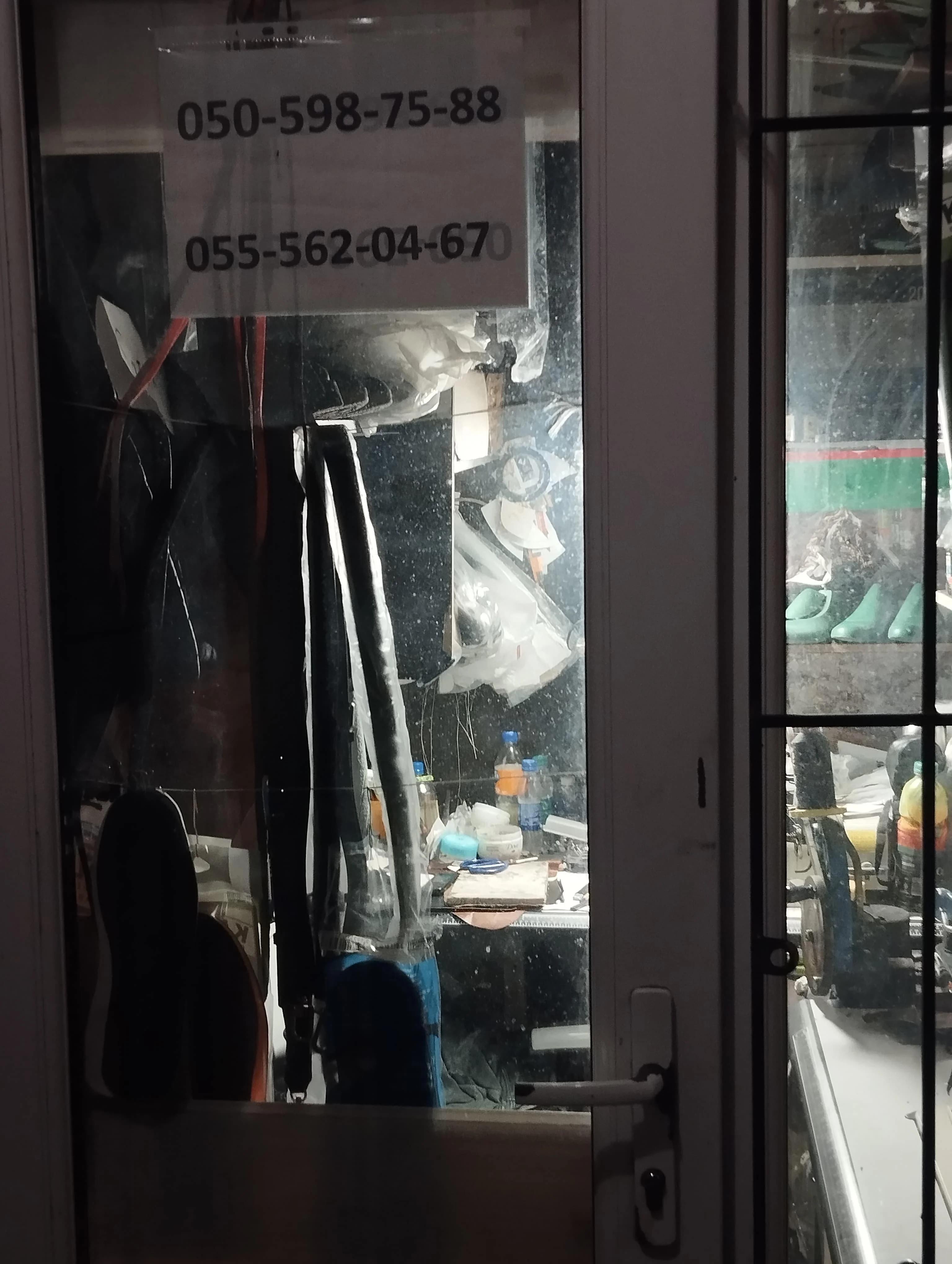 O deputat bura  ayaqqabısını parıldatmaq üçün gəlir - Çəkməçi Zahidlə SÖHBƏT