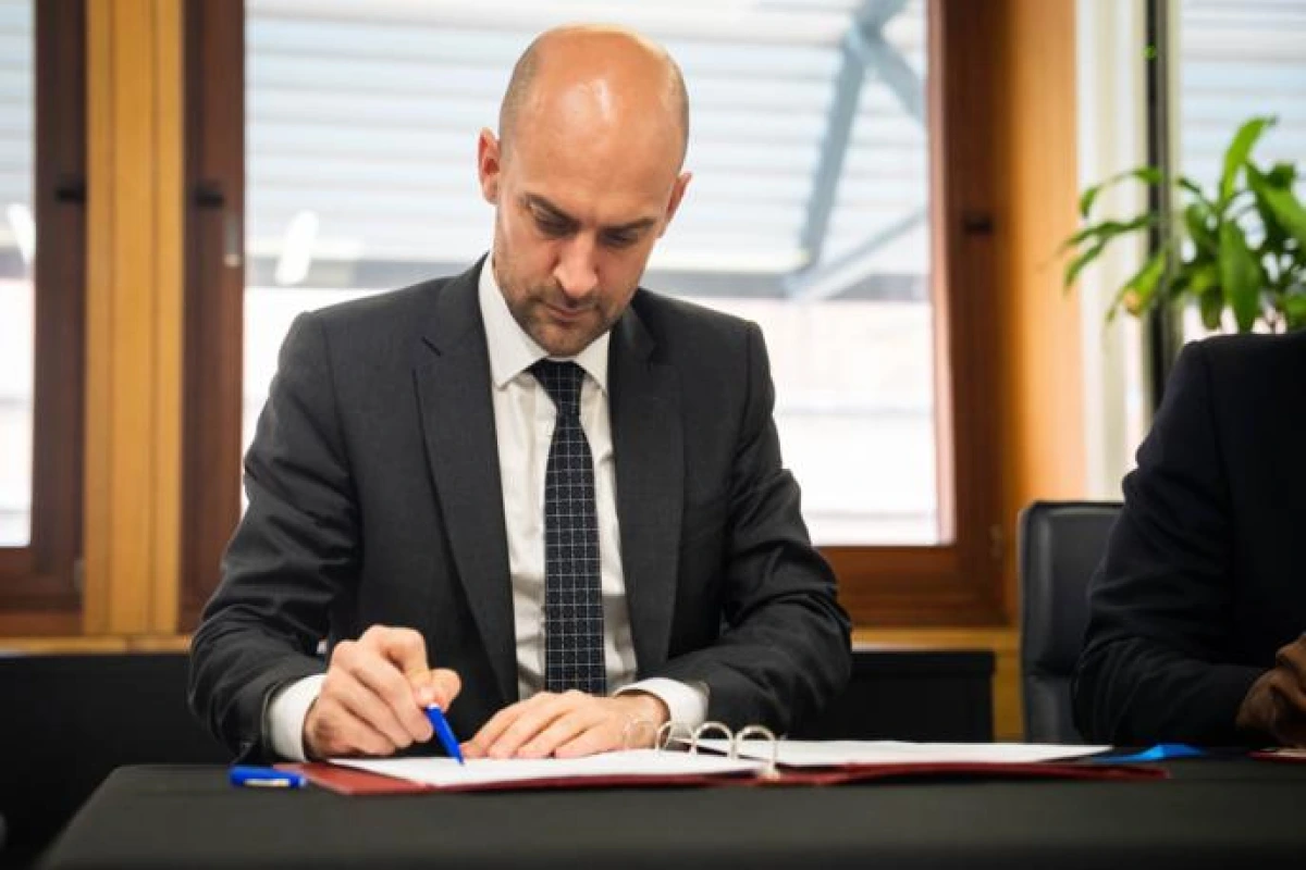 Fransa Körfəz ölkələrini və İordaniyanı İrandan müdafiə etməyə hazırdır