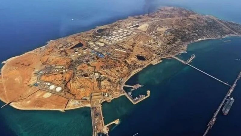 İran Xark adasının müdafiəsini gücləndirir