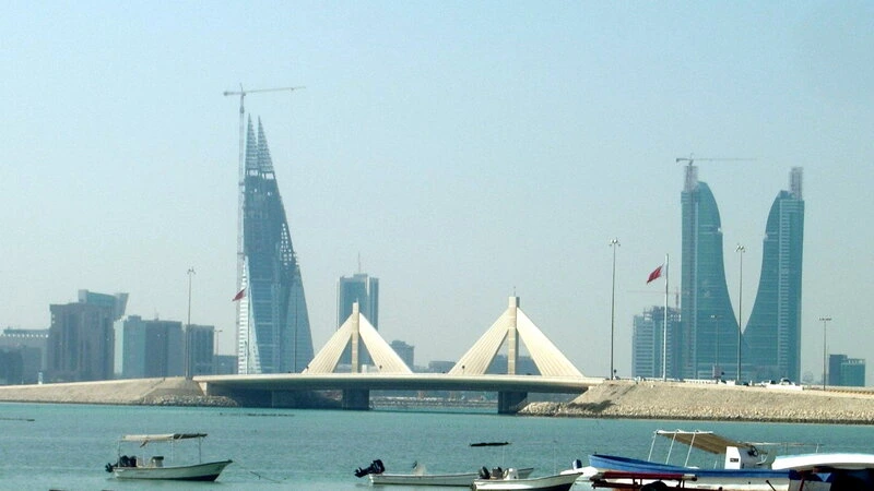 İran Bəhreyndə Salman limanına zərbə endirib