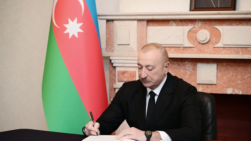 İlham Əliyev Gürcüstanın Azərbaycandakı səfirliyində olub, başsağlığı verib