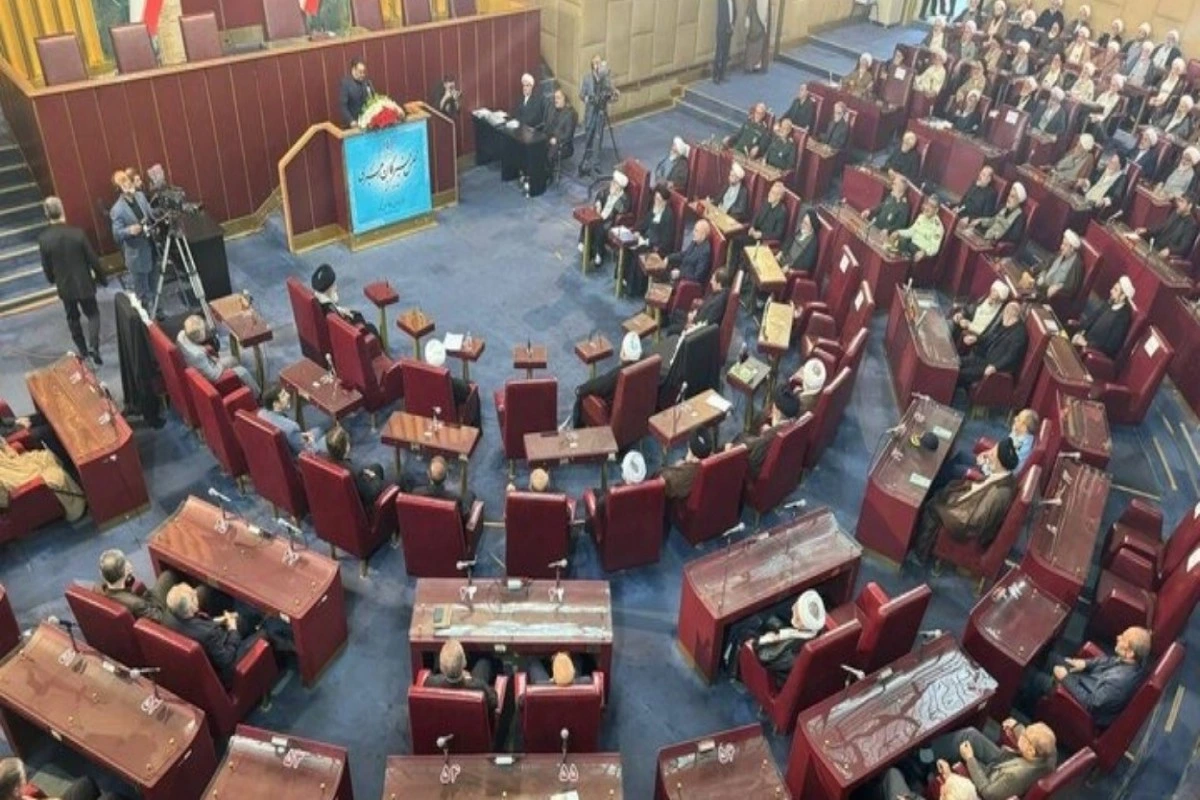 İranda Ekspertlər Məclisinin binası hədəfə alınıb
