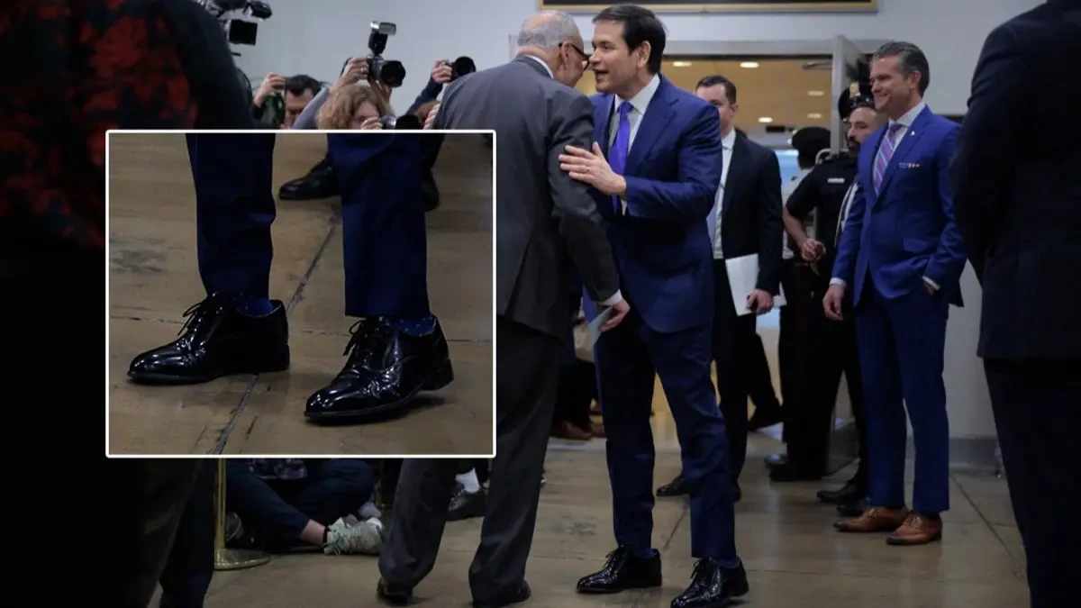 GÜNDƏM OLDU: Tramp Osmanlı padşahlarını xatırladır? - Nazirələrinə ayaqqabı hədiyyə edir