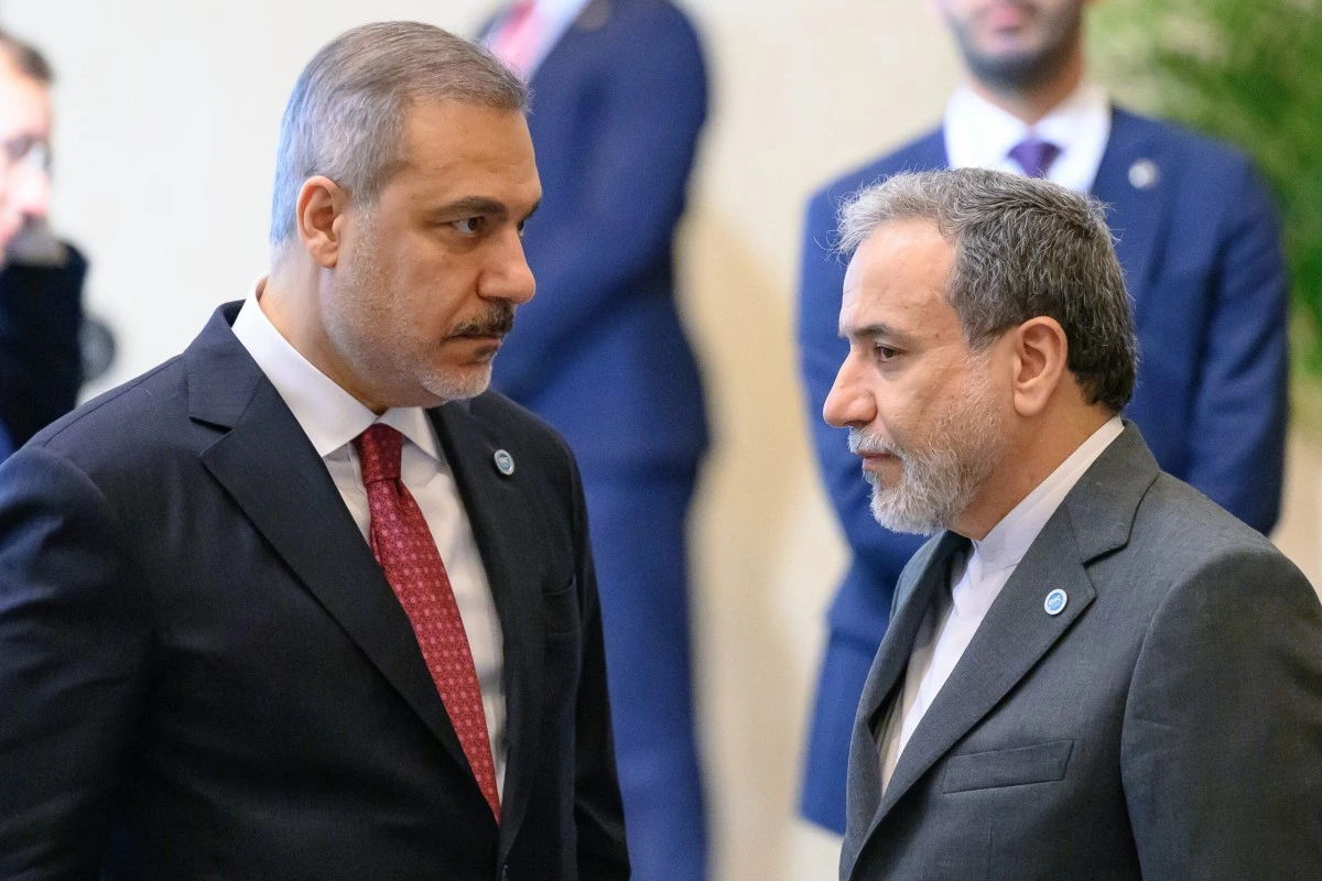 Hakan Fidan Əraqçi ilə müharibəni müzakirə edib