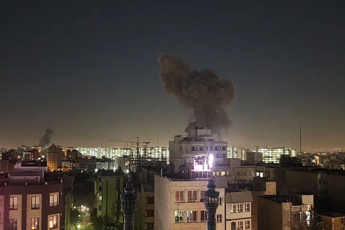 Böyük müharibənin ayaq səsləri: Tehranda partlayış səsləri eşidildi - YENİLƏNİR