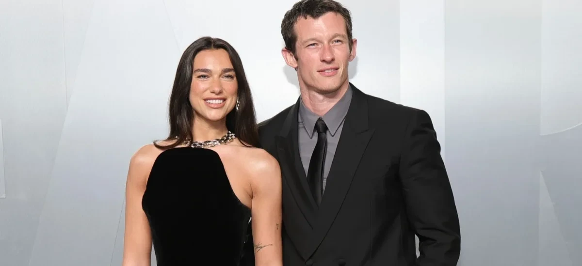 Dua Lipa nişanlısı ilə qırmızı xalıda