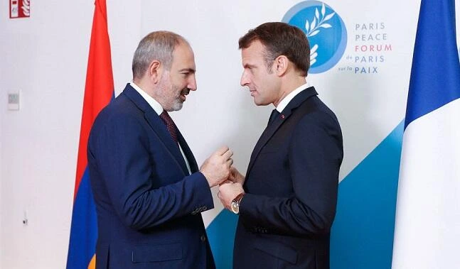 Paşinyan Makronla regional hadisələri müzakirə etdi