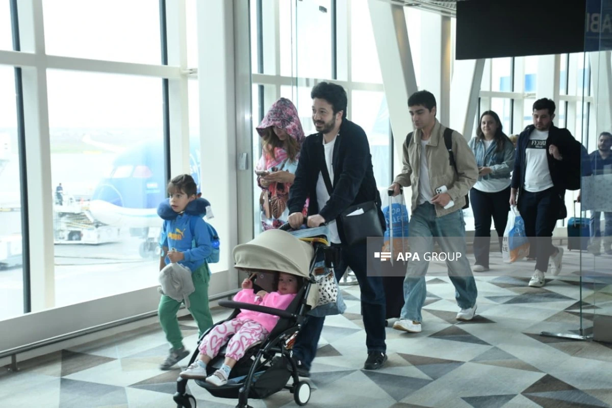 BƏƏ-də qalan 200-ə yaxın Azərbaycan vətəndaşı ölkəyə gətirilib - FOTO