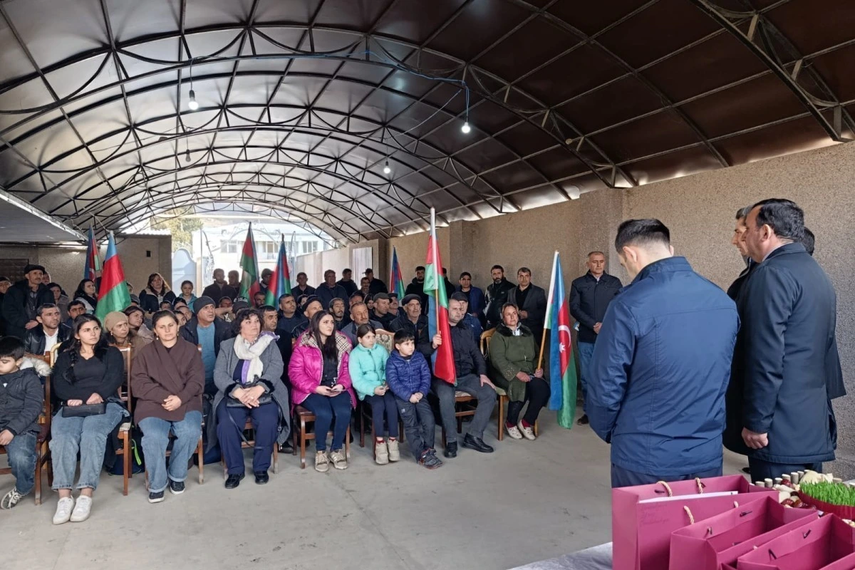 Növbəti köç karvanları Ağdərə rayonuna çatıb, açarlar təqdim olunub - YENİLƏNİB - FOTO