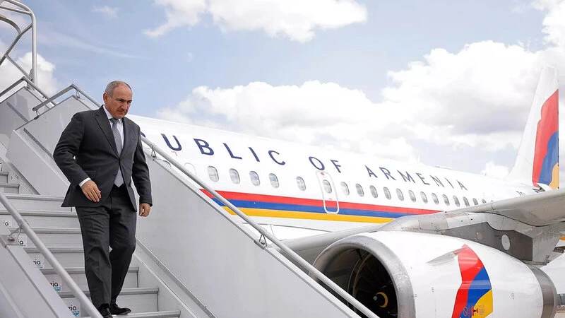 Moskvaya uçan Paşinyanın təyyarəsini PUA ilə vurmağa çağırdılar