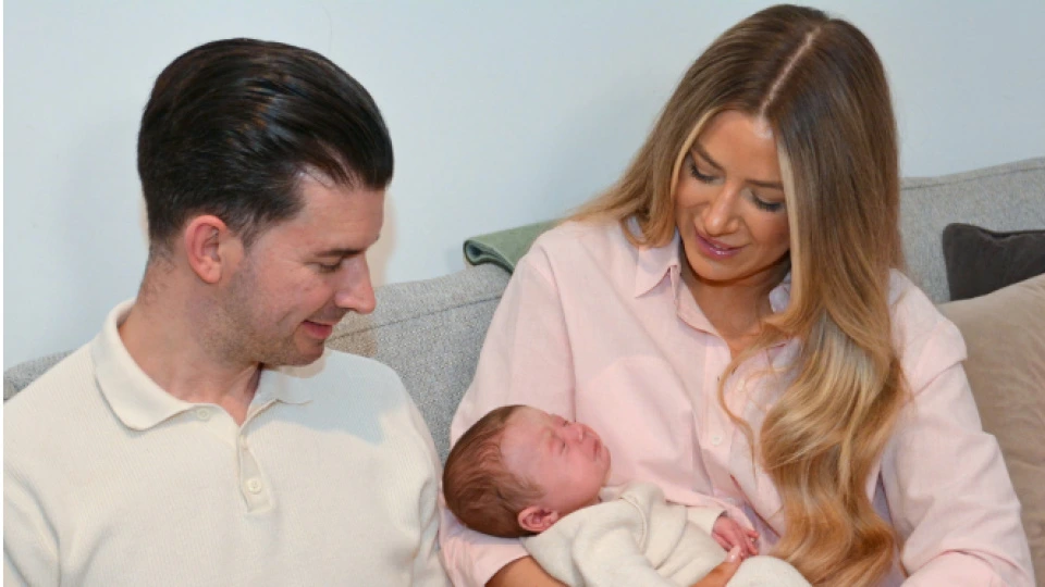 İngiltərədə ölü donor uşaqlığı ilə ilk uşaq doğuldu