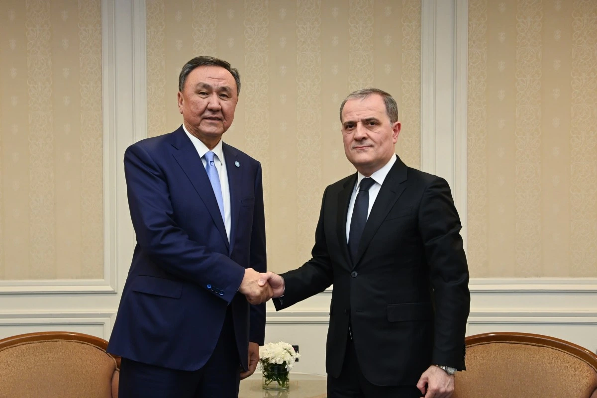 Bayramov TDT Baş katibi ilə İranın dron hücumlarını müzakirə edib