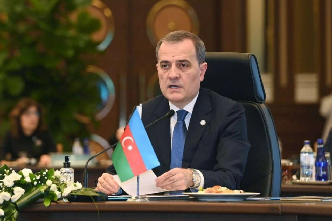 Bayramovdan mesaj:&nbsp;Azərbaycan Yaxın Şərqdə qarşıdurmaya qarşı "balans oyunu" qurur - RƏY