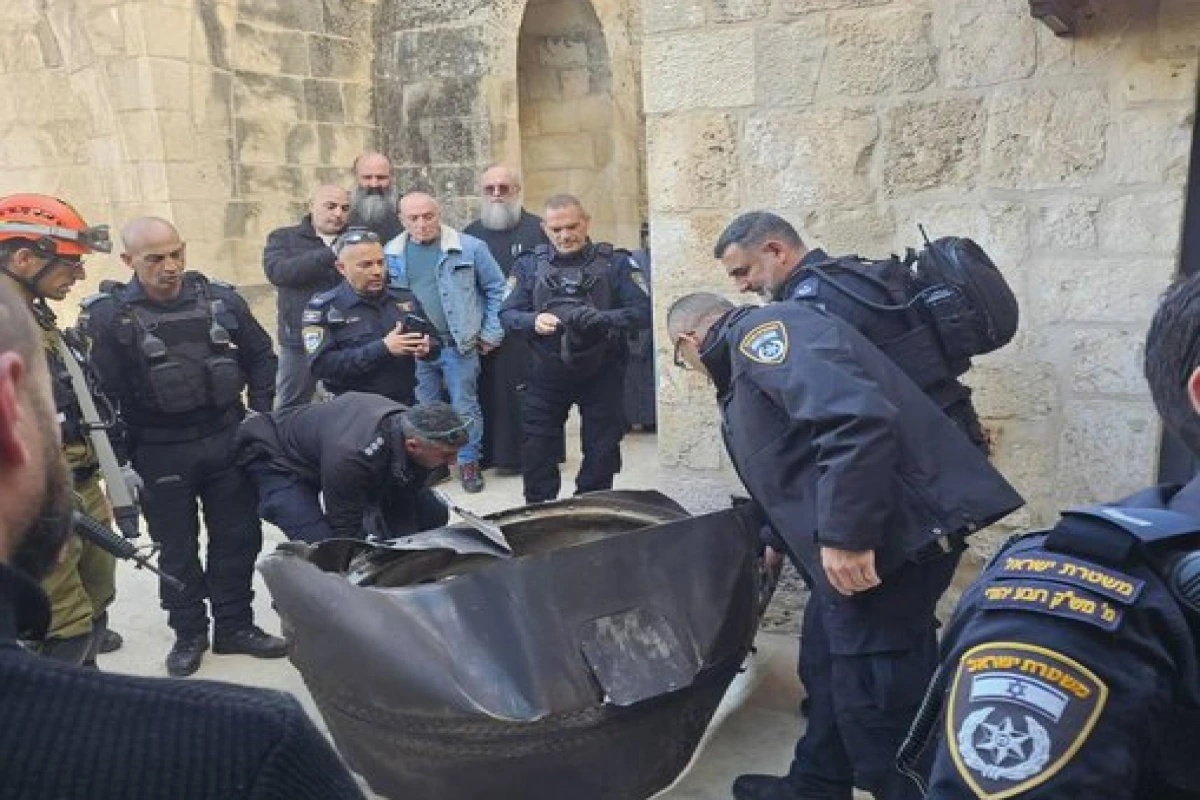 KİV: İranın son zərbəsi zamanı Netanyahunun ofisinin yaxınlığına raket parçaları düşüb