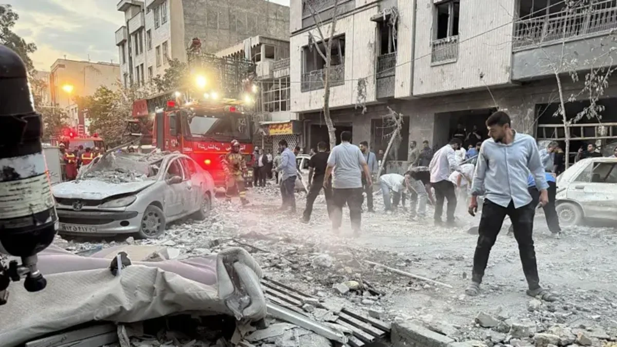 ABŞ və İsrailin hücumlarından sonra Tehranda minlərlə tikili dağılıb