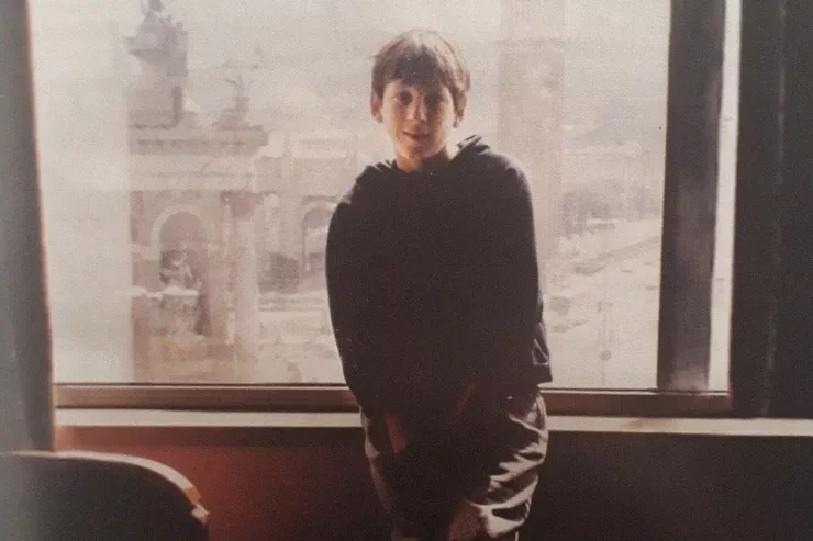 Haradan haraya: İndi bütün dünya bu uşağı tanıyır