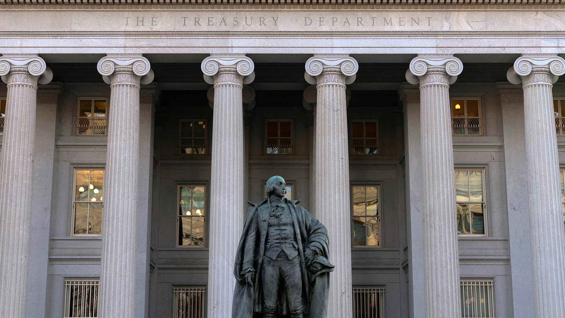 ABŞ Maliyyə Nazirliyi iki Rusiya vətəndaşına tətbiq edilən sanksiyaları ləğv edib