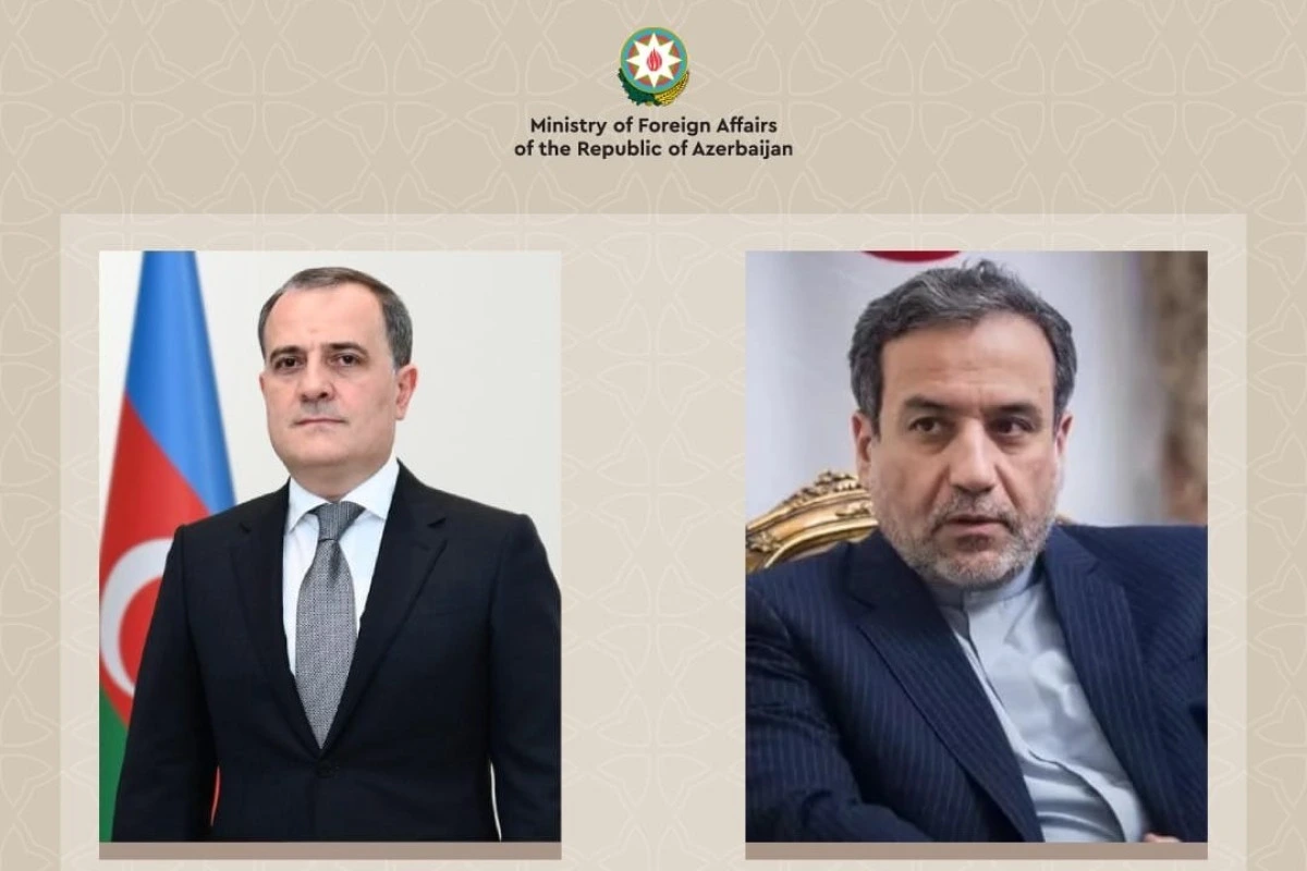 Ceyhun Bayramov Abbas Əraqçi ilə regional vəziyyəti müzakirə edib