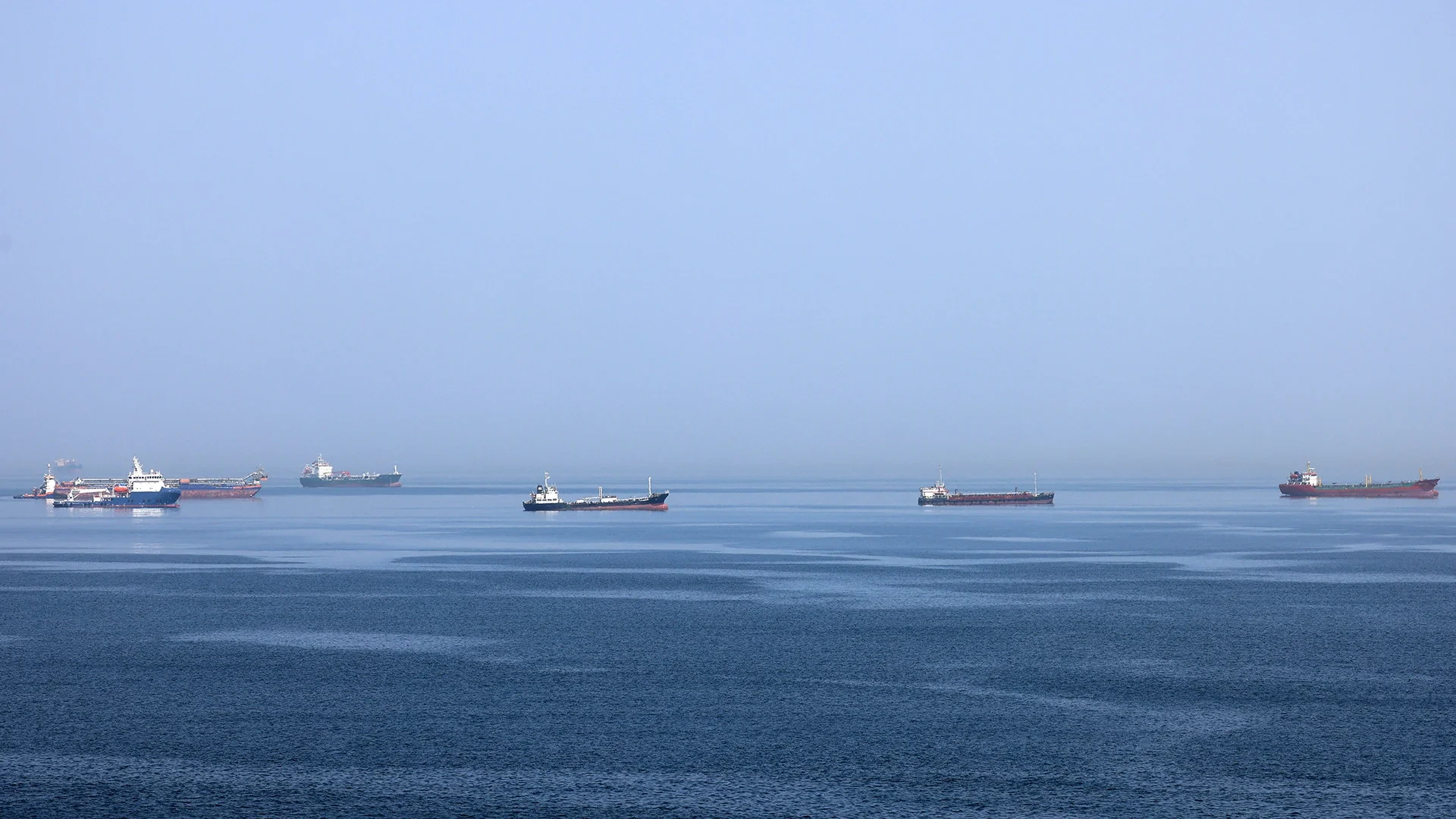 Hörmüzdə böhran: İran gəmilərin keçidi üçün xüsusi qaydalar tətbiq etdi
