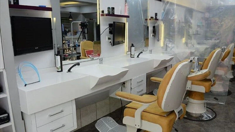 Binəqədidə bərbərxanada partlayış olub