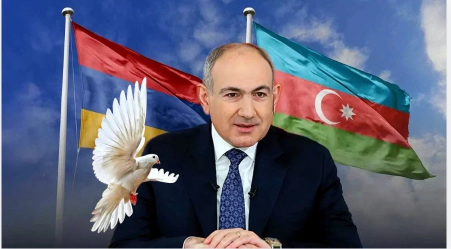 Paşinyan yaxasında Ermənistan xəritəsi ilə sülh mesajı verir - ŞƏRH