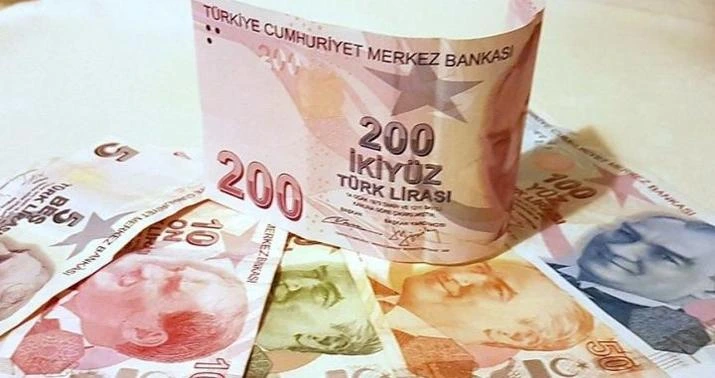 Lirə ucuzlaşdı, rubl bahalaşdı