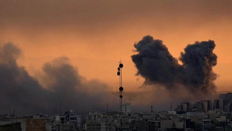 İran kürdlərin bazalarını bombardman etdi - YENİLƏNDİ