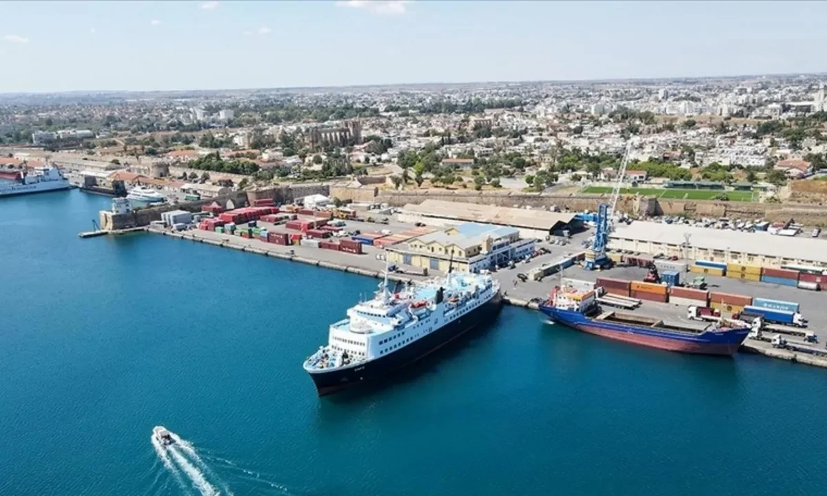 KİV: Yaxın Şərqdəki əsas limanlar bağlanıb