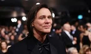 Cim Kerrinin göz rəngi niyə dəyişib?