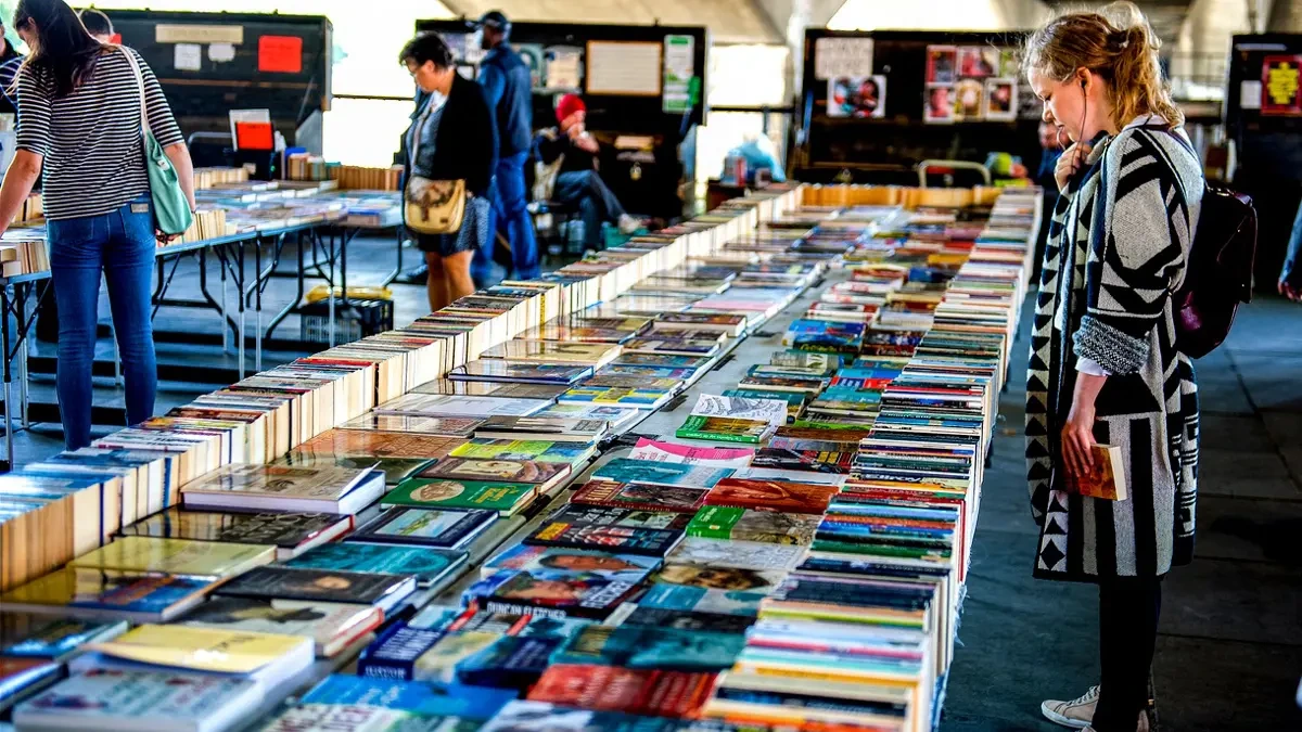 Yazarlar süni intellektə etiraz etdi: “Boş kitab” nəşr olundu