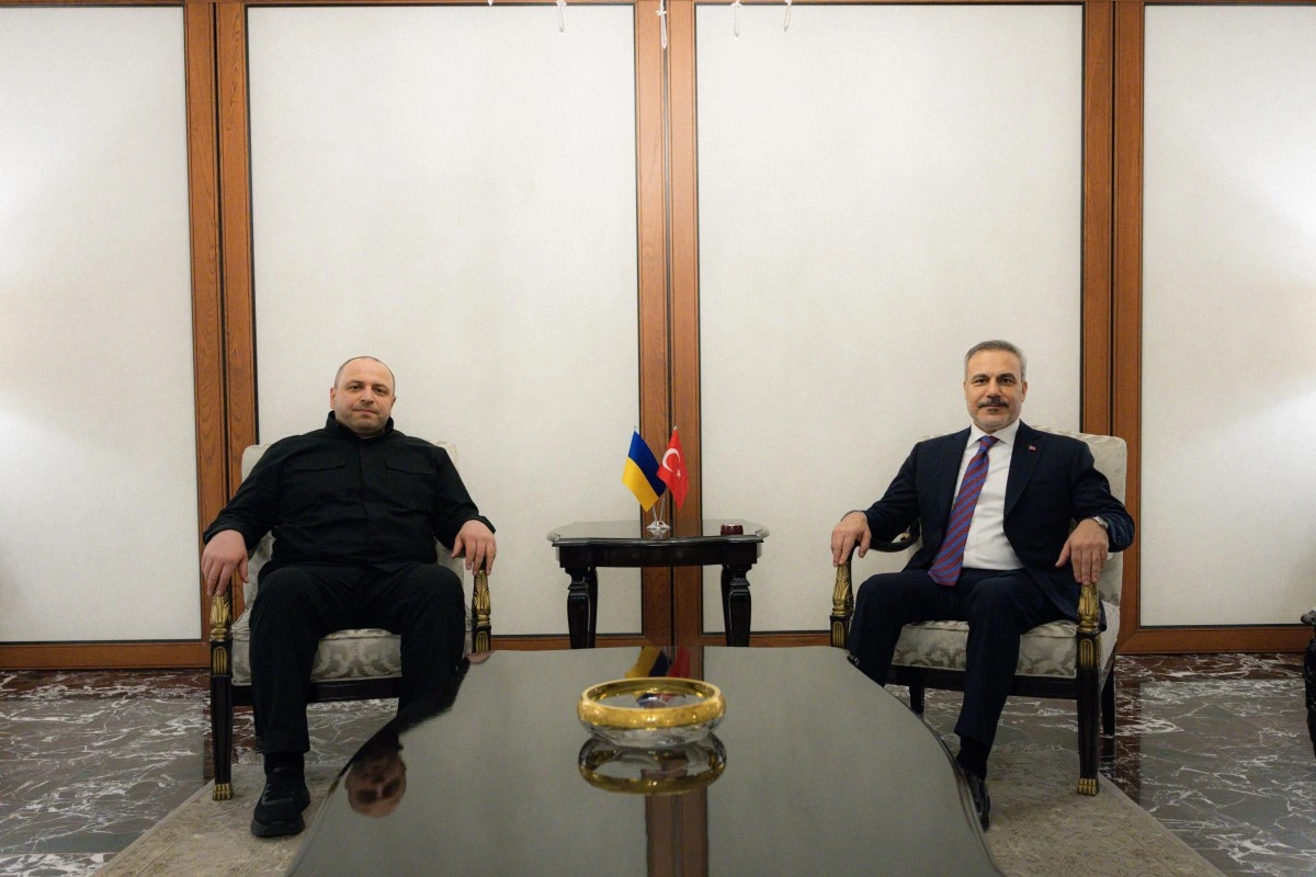 Hakan Fidan Rustem Umerov ilə görüşüb