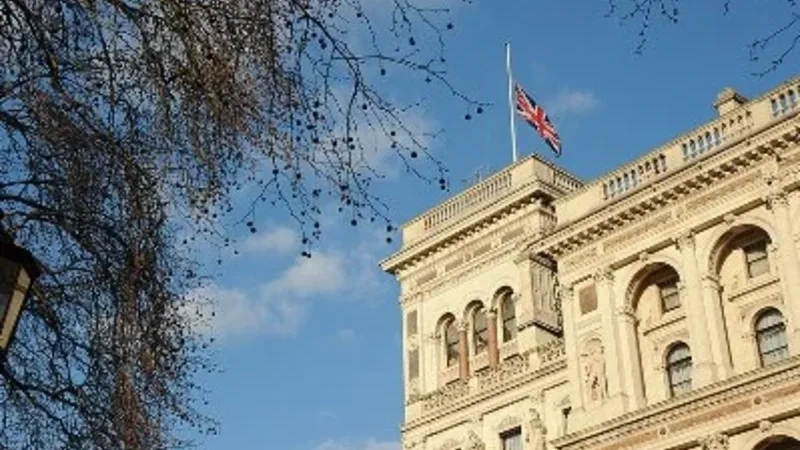 İran səfiri Böyük Britaniya Xarici İşlər Nazirliyinə çağırıldı