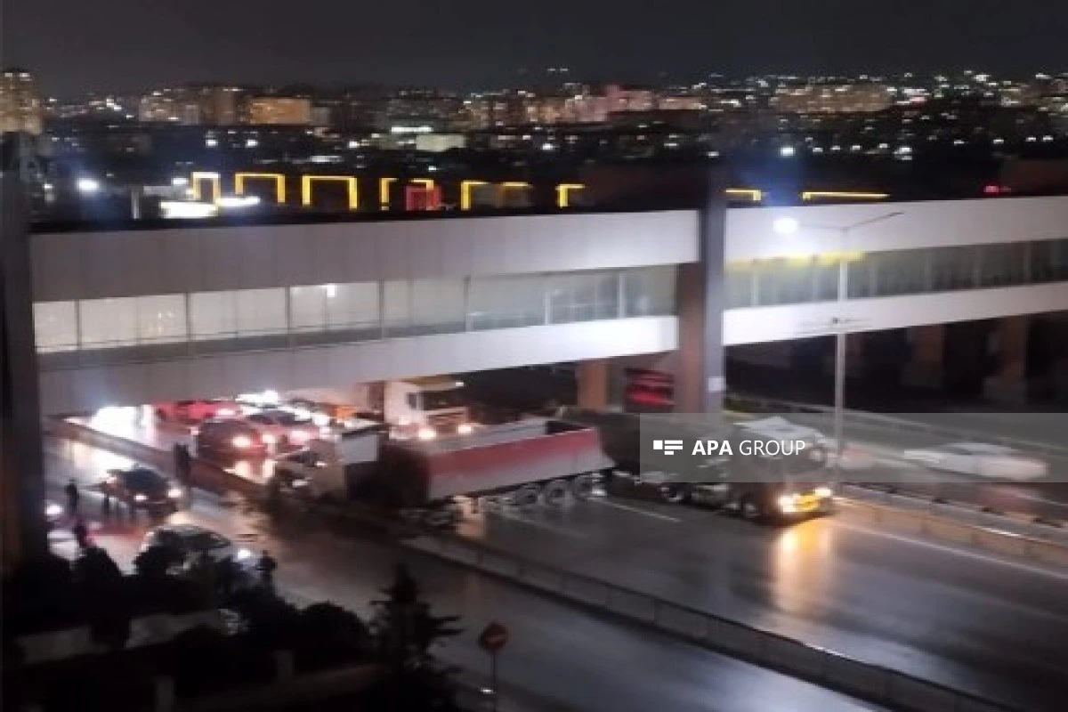 Bakı-Sumqayıt yolunda ağır qəza olub