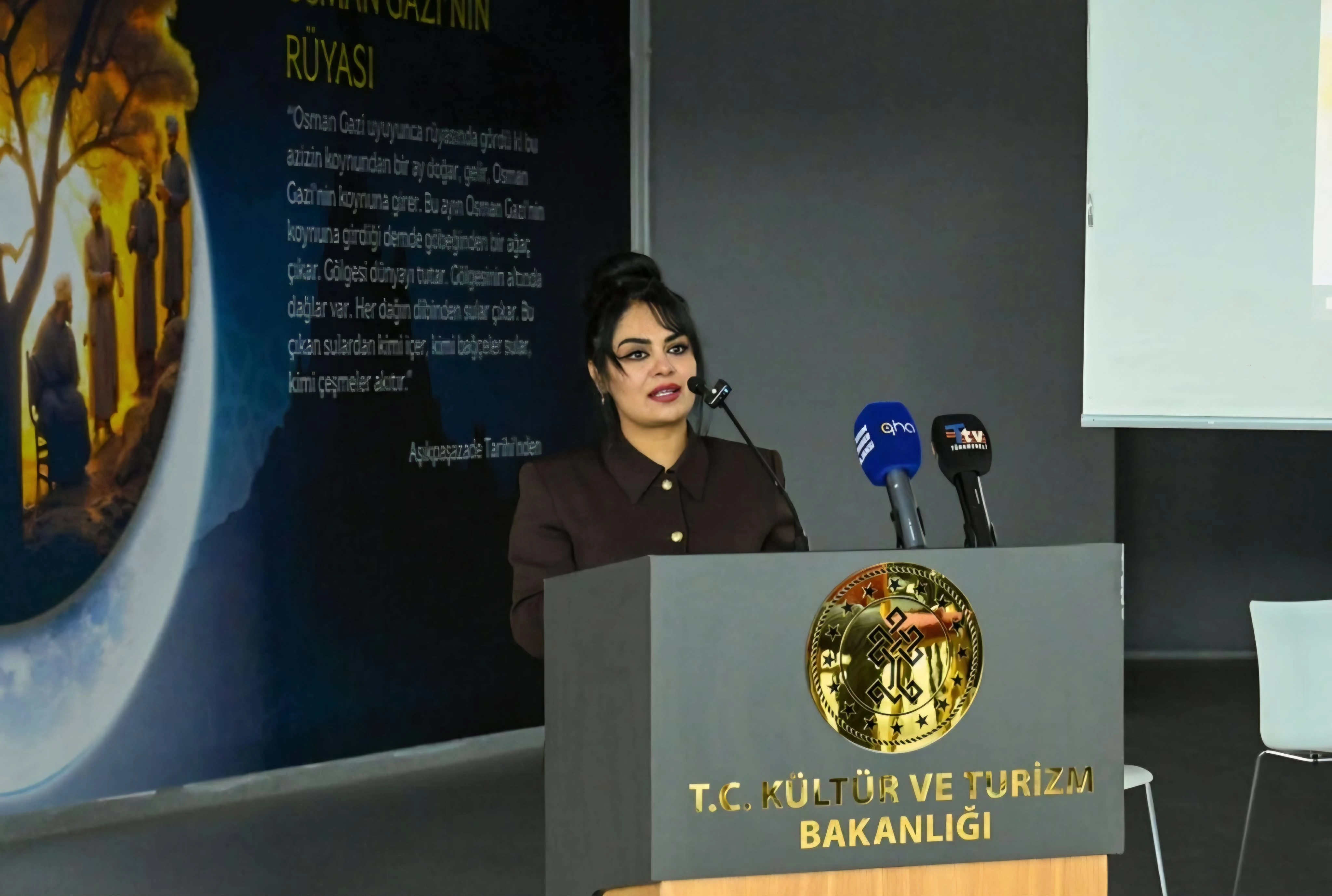 İranın izlədiyi siyasət açıq şəkildə “intihar” xəttini xatırladır - Mehsa Mehdili